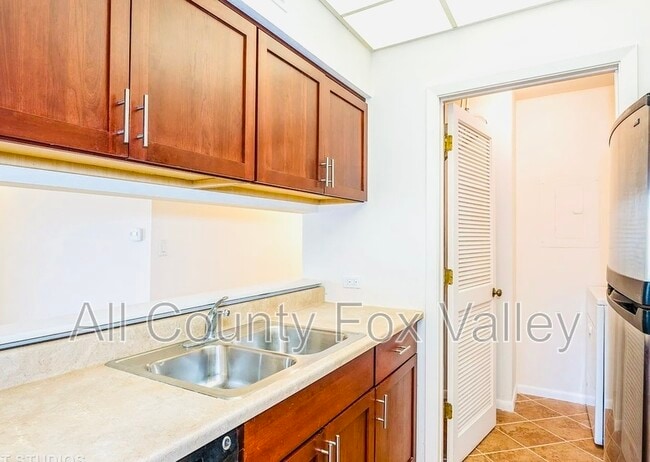 Building Photo - 324 Grissom Ct