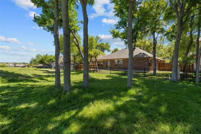 Building Photo - 3816 Harvey Penick Dr