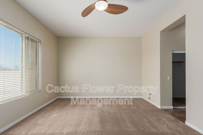 Building Photo - 749 E La Costa Dr