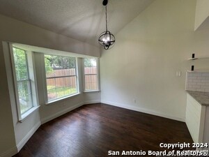 Building Photo - 9238 Ridge Br