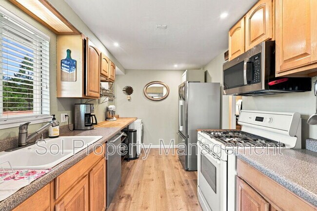 Building Photo - 140 Spaten Way