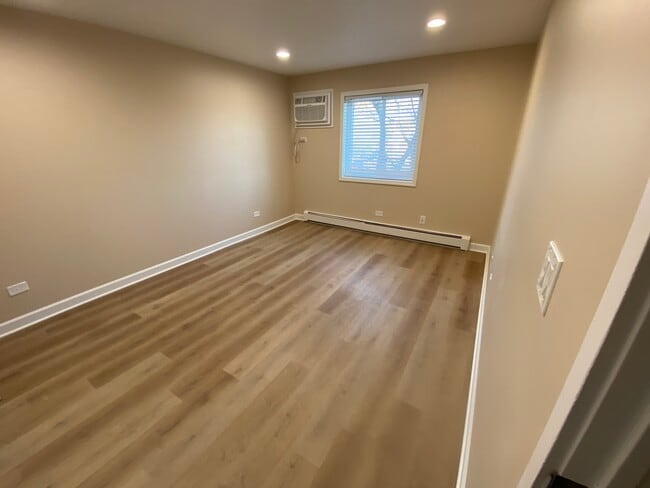 Building Photo - 17 Parkside Ct