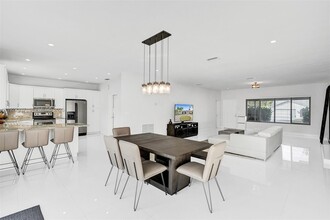 Building Photo - 1102 Meadow Lark Ave