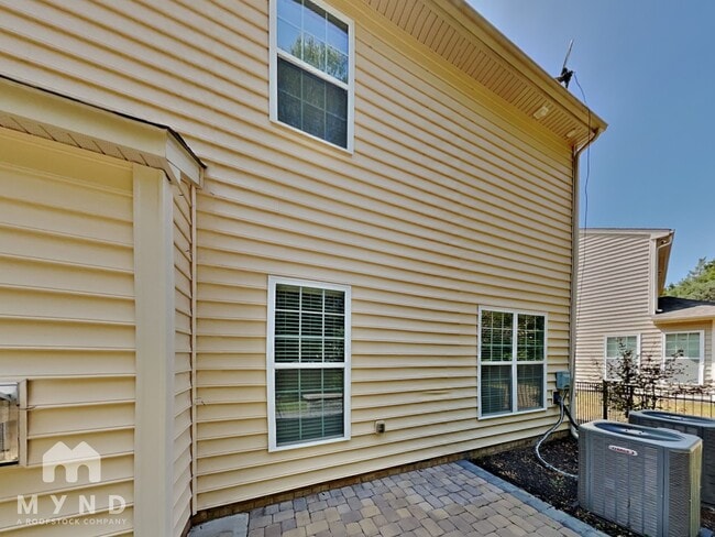 Building Photo - 9420 Ardrey Woods Dr