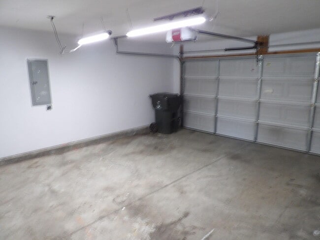 Building Photo - 123 Serena Way