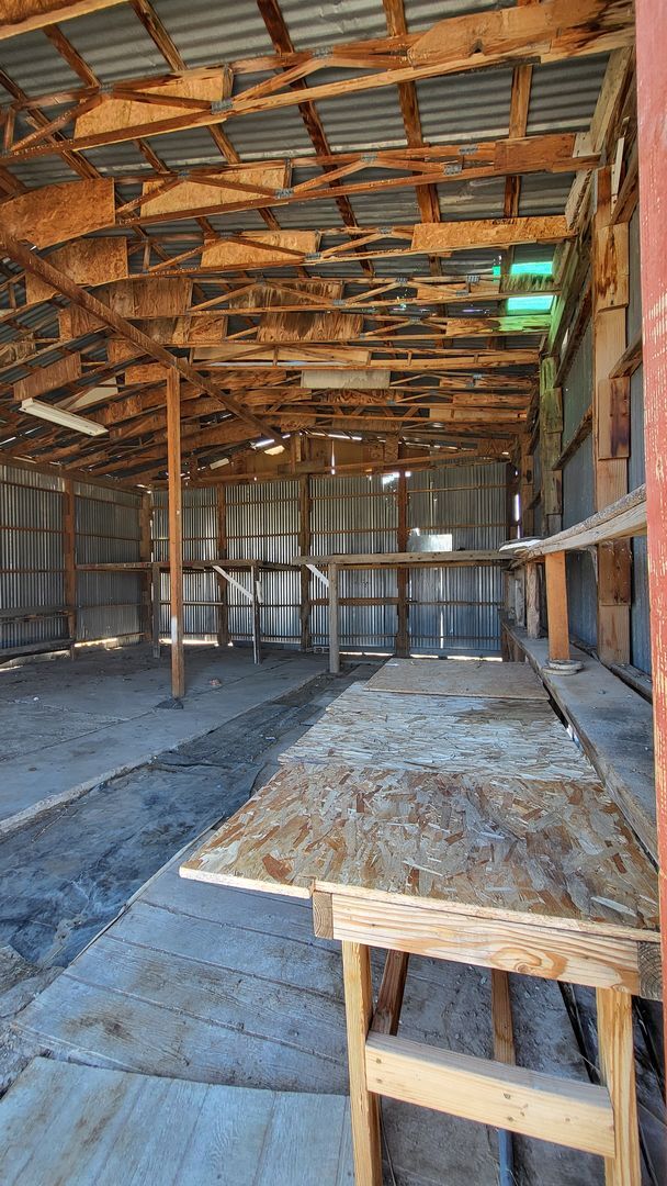 Building Photo - CAL VEGAS RANCHOS - W. Irons