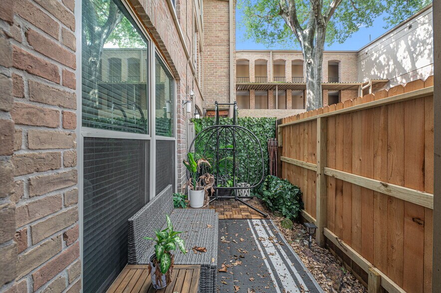 Building Photo - 4641 Wild Indigo St