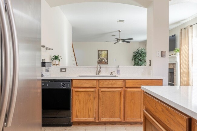 Building Photo - 9026 Hilltop Crossing Dr