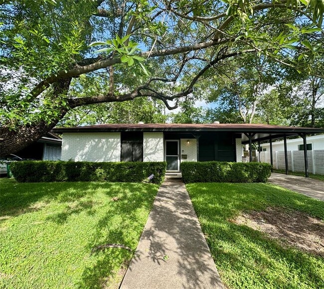 Primary Photo - 6406 Kenilworth Dr