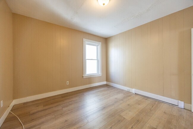 Building Photo - 28 Richmond St