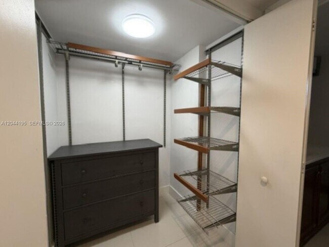 Building Photo - 4141 Nautilus Dr
