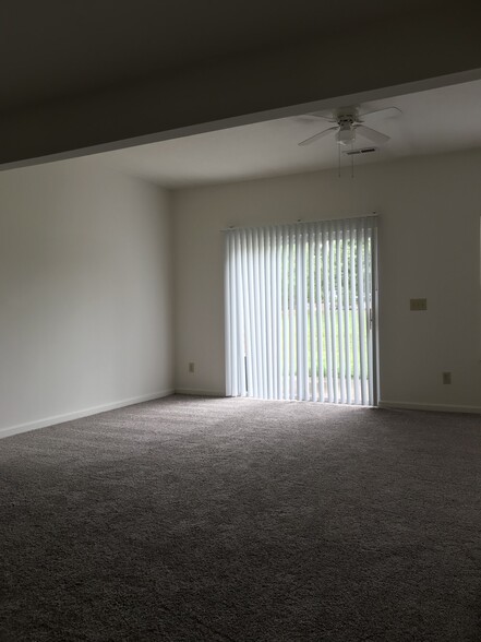Building Photo - 4128 Otter Creek Dr