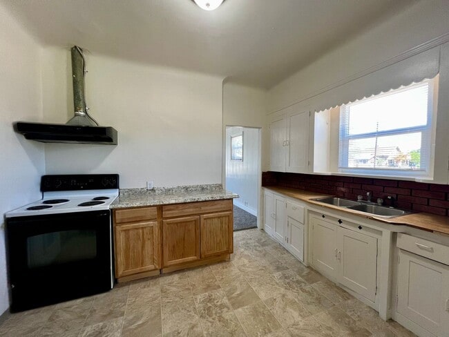 Building Photo - Non-Refundable & Security Deposit Total: $1500.00