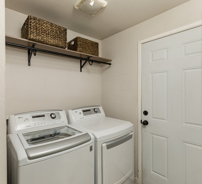 Building Photo - 14807 Ashworth Ave N