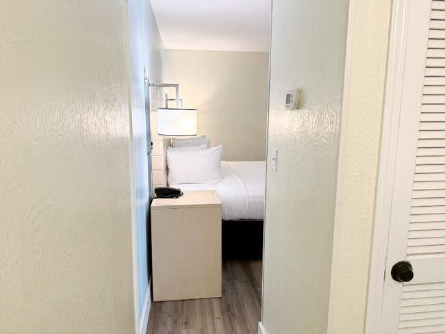 Building Photo - 11689 Chester Rd