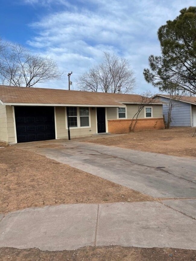 Building Photo - 1705 E Colgate St