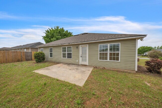 Building Photo - "Charming 3-Bedroom with 2 Full Baths in Valdosta – Perfect Blend of Comfort and Style!"