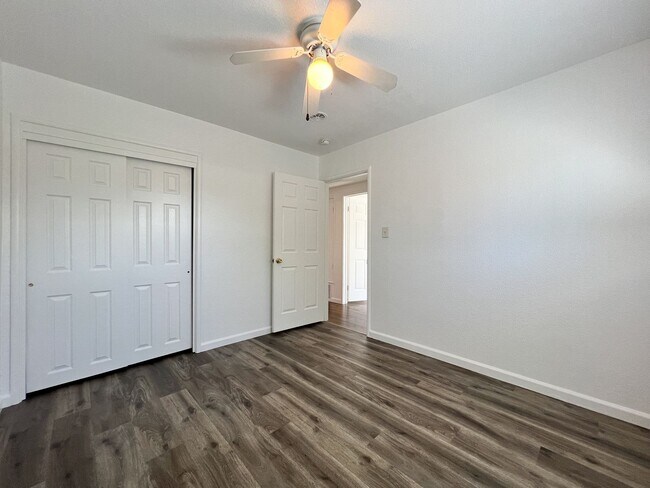 Building Photo - Beautiful Three Bedroom North Napa Home