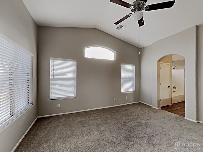 Building Photo - 29459 N Blackfoot Daisy Dr
