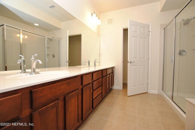 Building Photo - 6633 Jefferson Garden Ct