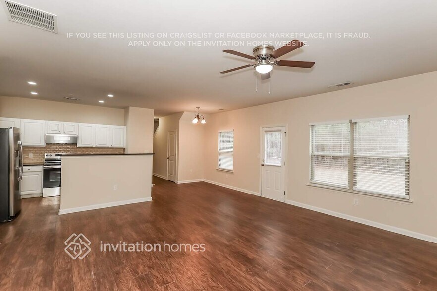 Building Photo - 3030 Stonebrook Cove