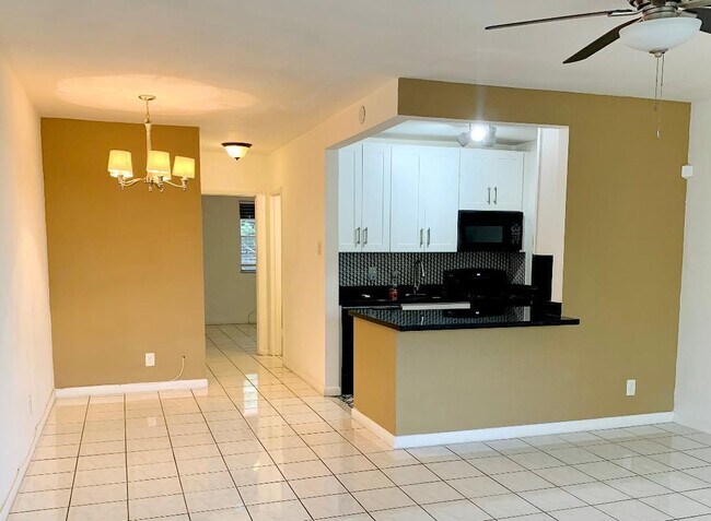 Primary Photo - 2915 Plunkett St