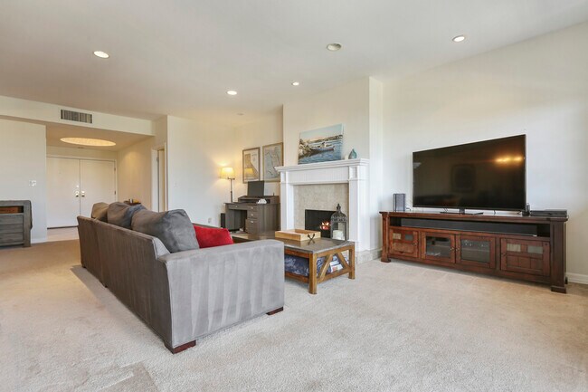 Building Photo - 1457 Reeves St