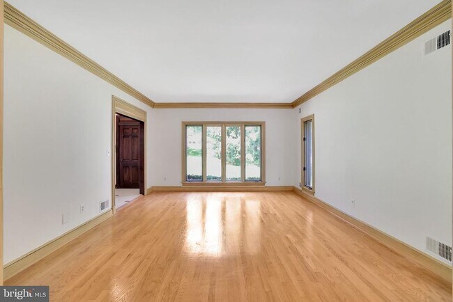 Building Photo - 8901 Iron Gate Ct