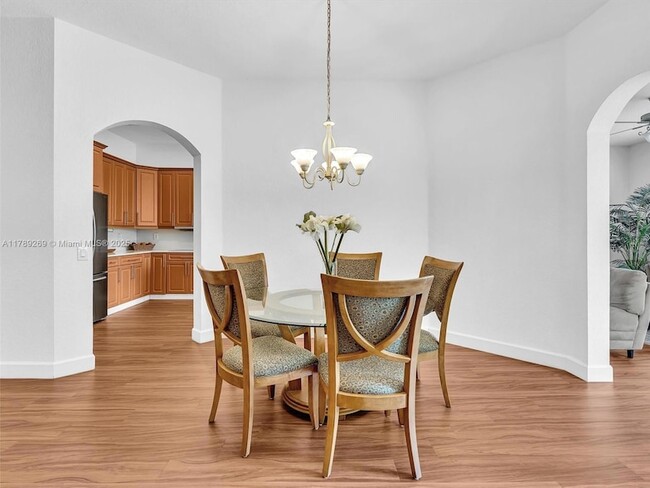 Building Photo - 754 Sunflower Cir