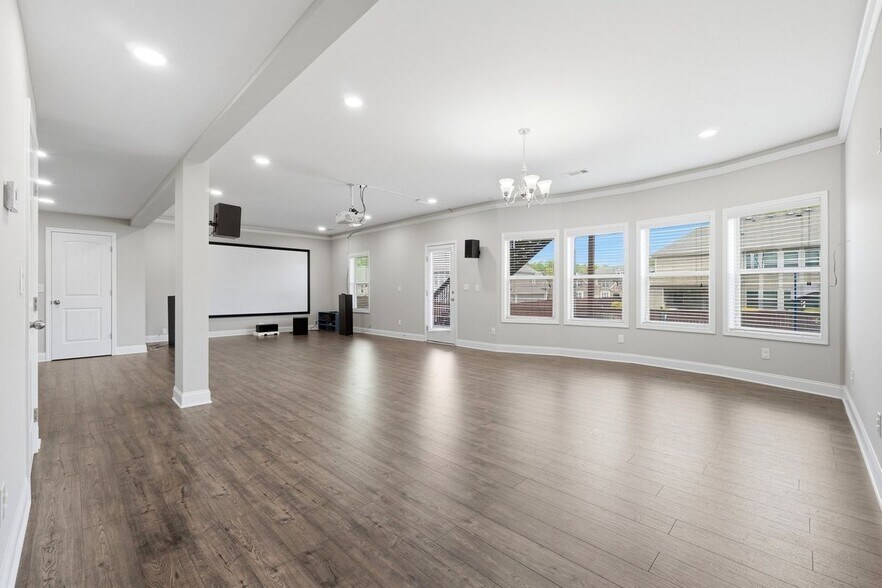 Building Photo - 304 Cochin Dr