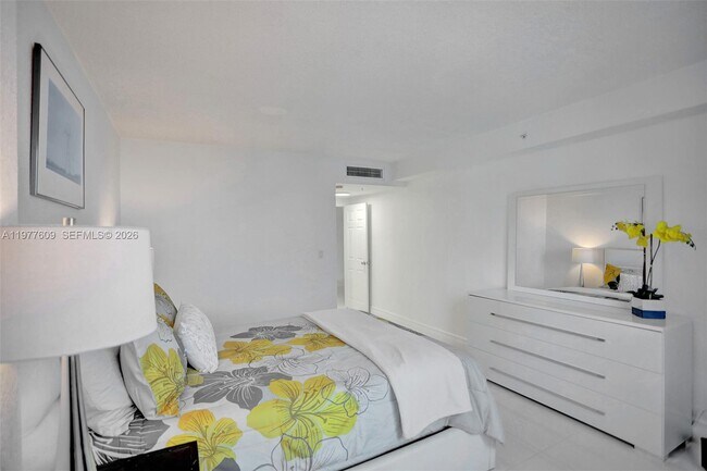 Building Photo - 2501 S Ocean Dr