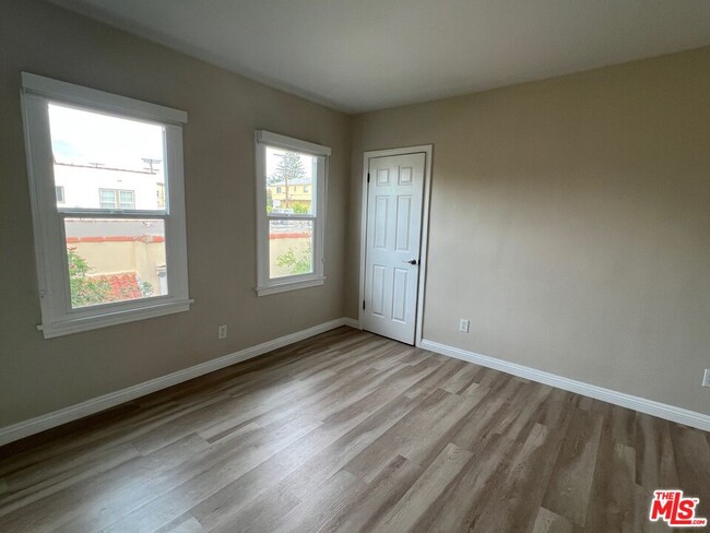 Building Photo - 1282 S Highland Ave