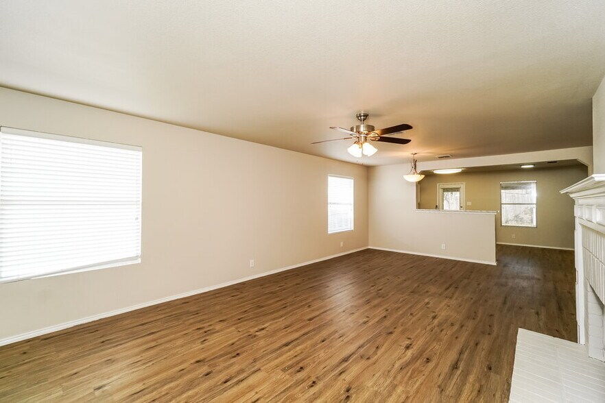 Building Photo - 120 Bay Willow