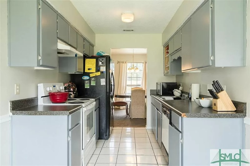 Building Photo - 907 Primrose Ln