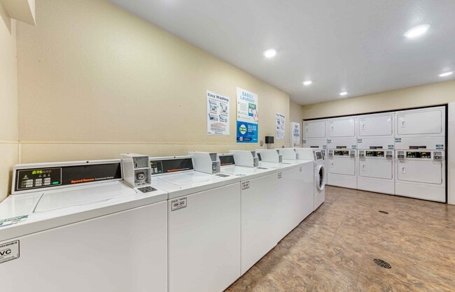 Building Photo - Furnished Studio-Fort Lauderdale - Airport - West