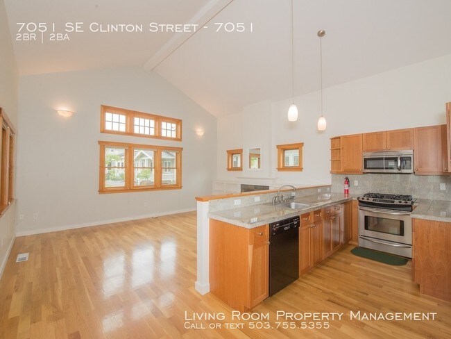 Building Photo - 7051 SE Clinton St