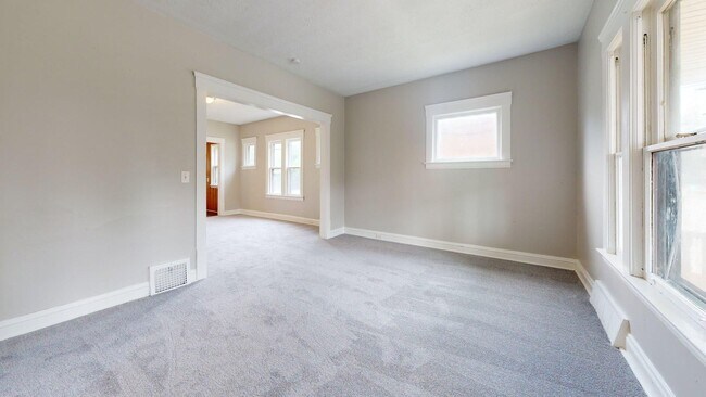 Building Photo - 3001 Denison Ave