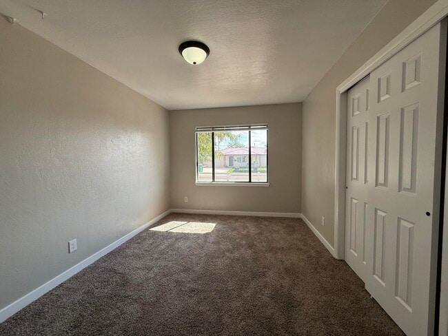 Building Photo - 1404 Chaco Ave