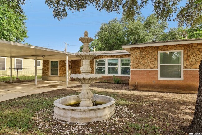 Building Photo - 623 Weizmann St