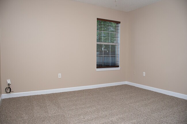 Building Photo - 522 Risen Star Dr