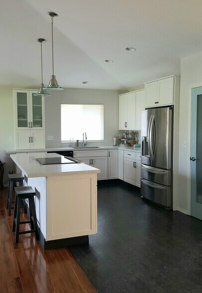 Building Photo - 1874 Kaahele Pl