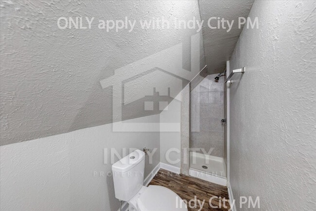Building Photo - 117 N Riley Ave