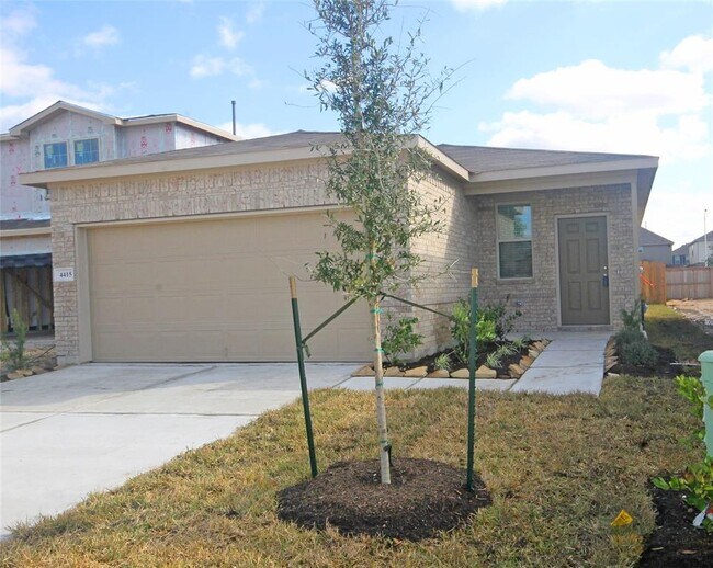 Primary Photo - 4415 Iron Horse Dr