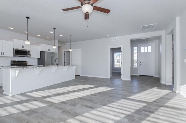 Building Photo - Newer Construction with High End Finishes _ Large 3 Car Garage!!