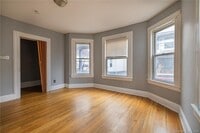 Building Photo - 26 Pleasant St