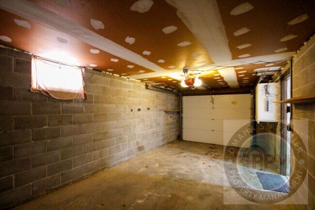 Building Photo - Spacious 3Bed/ 1Bath Home|$500 off the Deposit