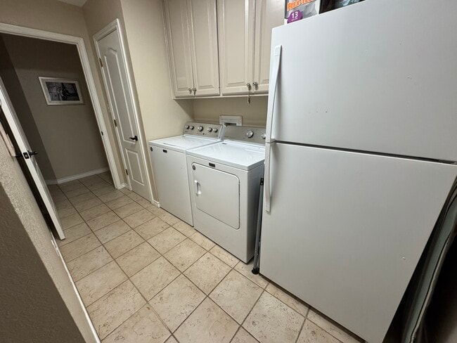 Building Photo - 114 Broadmoor St
