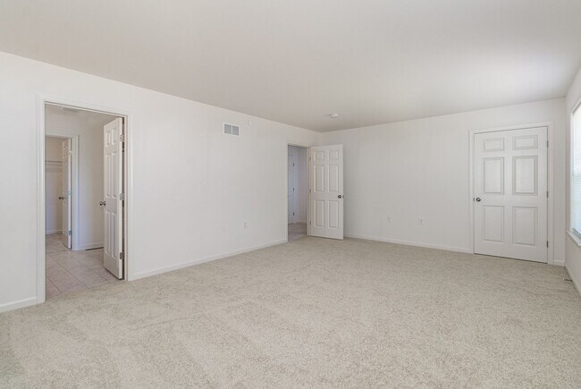 Building Photo - 7864 Oak Brook Dr