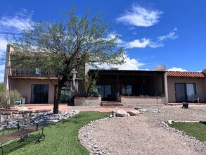 Building Photo - Catalina Foothills- 3 bedroom/ 3 bathroom ...