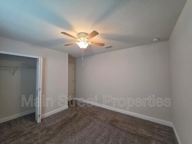 Building Photo - 5165 Peach Dr